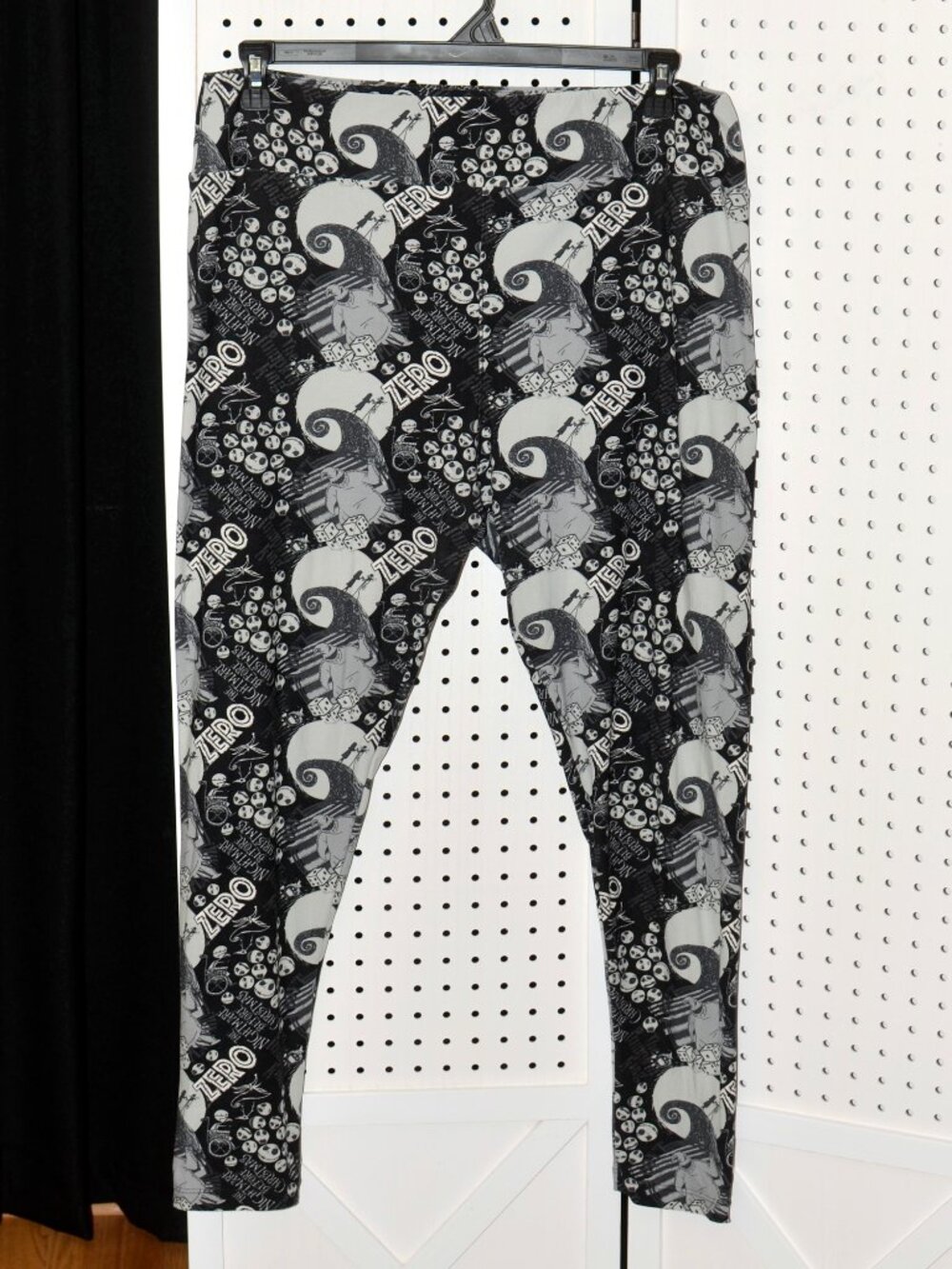 Plus Size TC2 LuLaRoe Disney Nightmare Before Christmas Zero Black Leggings